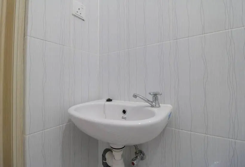 デラックスルーム, Reddoorz Plus Near Kepri Mall