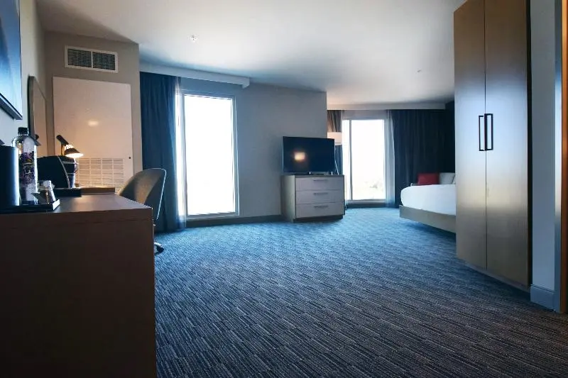 キングサイズベッドのデラックスルーム, Legacy Hotel At Img Academy