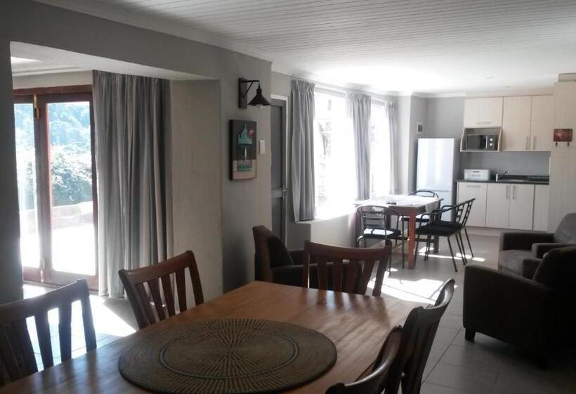 בקתת חדר, Ledges Retreat