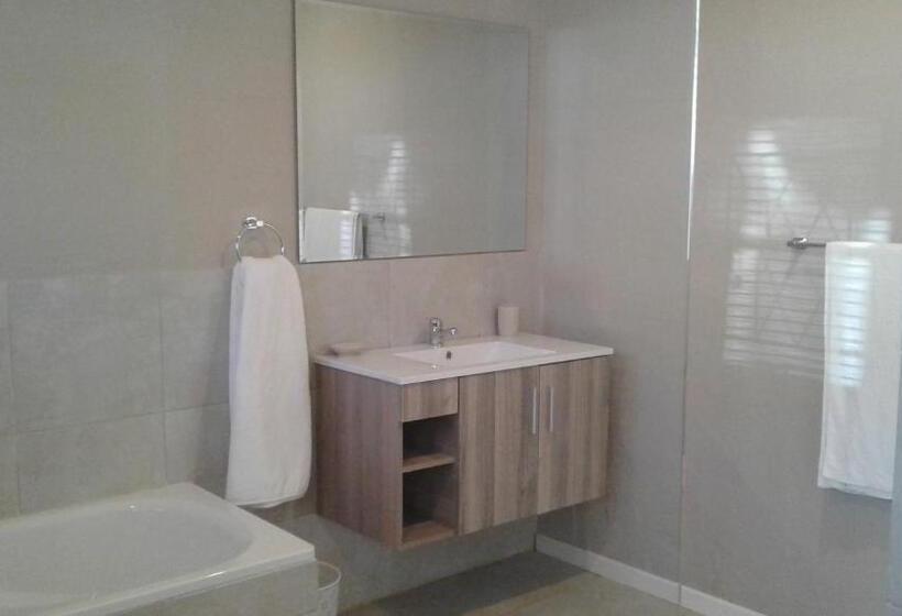 בקתת חדר, Ledges Retreat