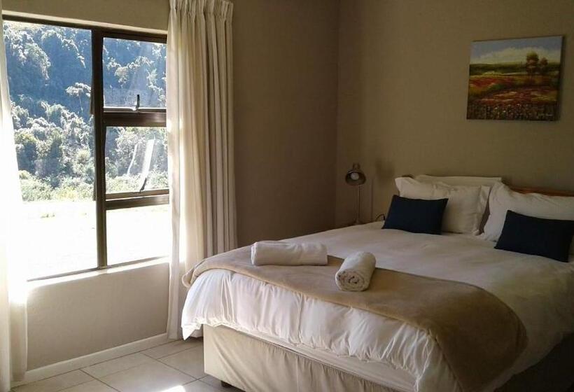 בקתת חדר, Ledges Retreat