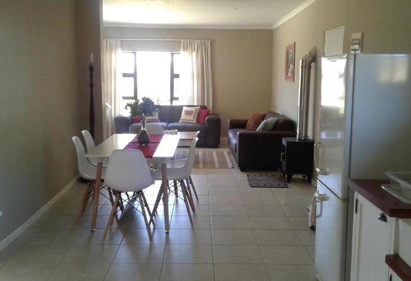 בקתת חדר, Ledges Retreat