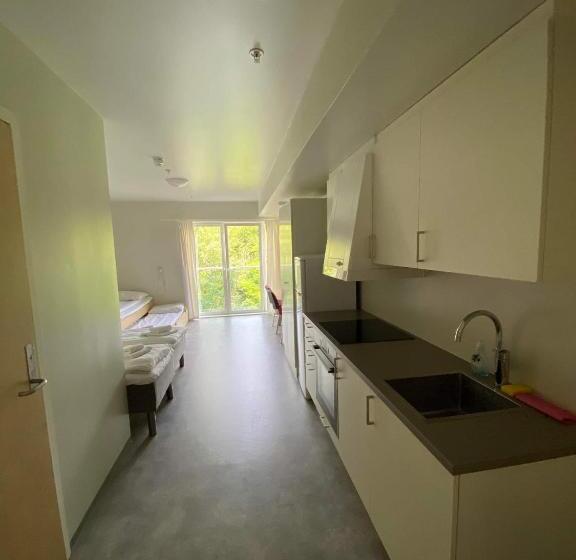 Семейный Номер, Lilland Hostel Tau
