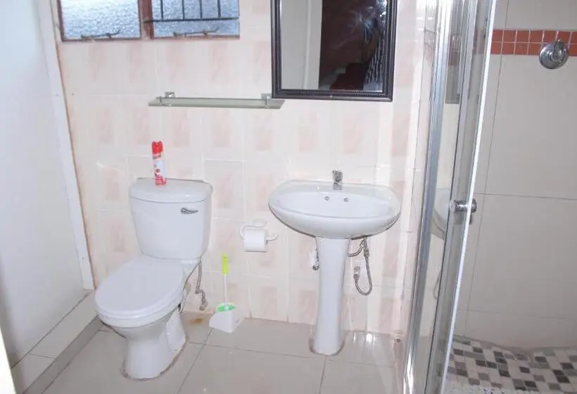 اتاق خانوادگی, Global Guest House