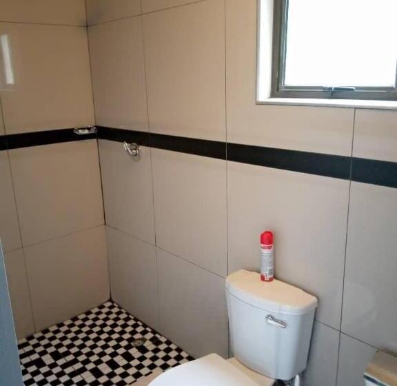 디럭스 스위트, Global Guest House