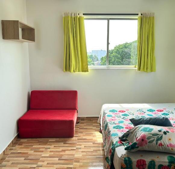 غرفة عائلية, La Terraza De Estella