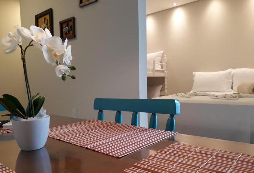 四人高级间, Navega Hostel