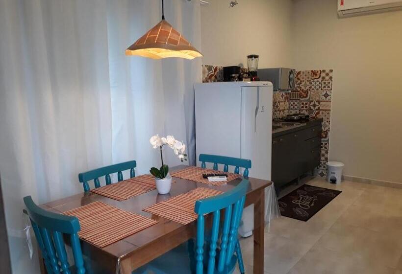 四人高级间, Navega Hostel