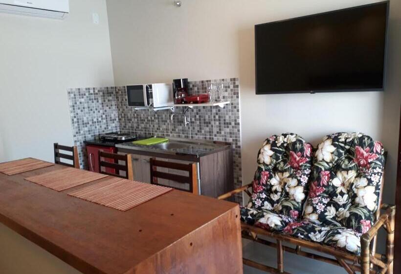 高级三人间, Navega Hostel