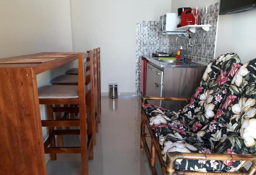 高级三人间, Navega Hostel