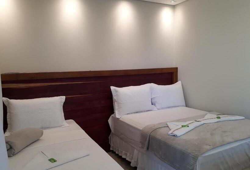 高级三人间, Navega Hostel