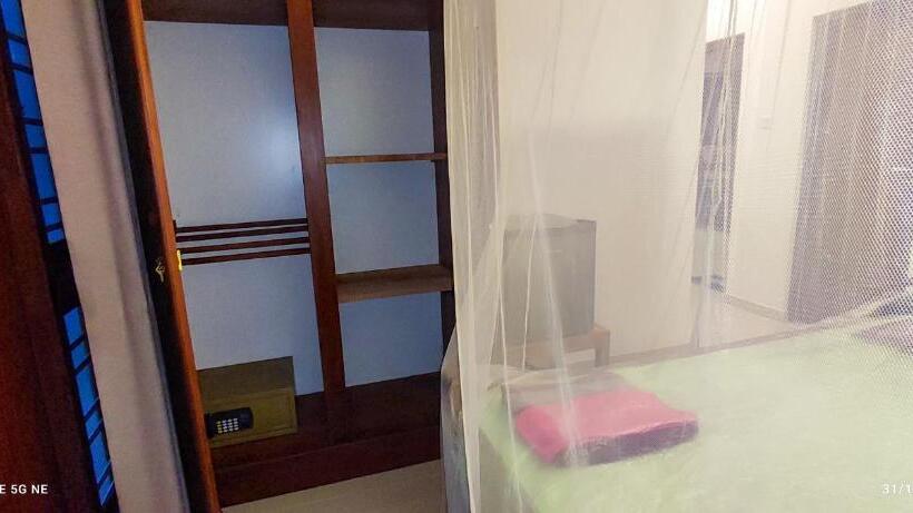 バルコニー付きデラックスルーム, Villa Tanzanite Hikkaduwa