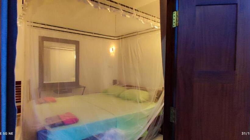 バルコニー付きデラックスルーム, Villa Tanzanite Hikkaduwa