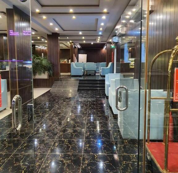 استودیوی لوکس, Ramis Furnished Units