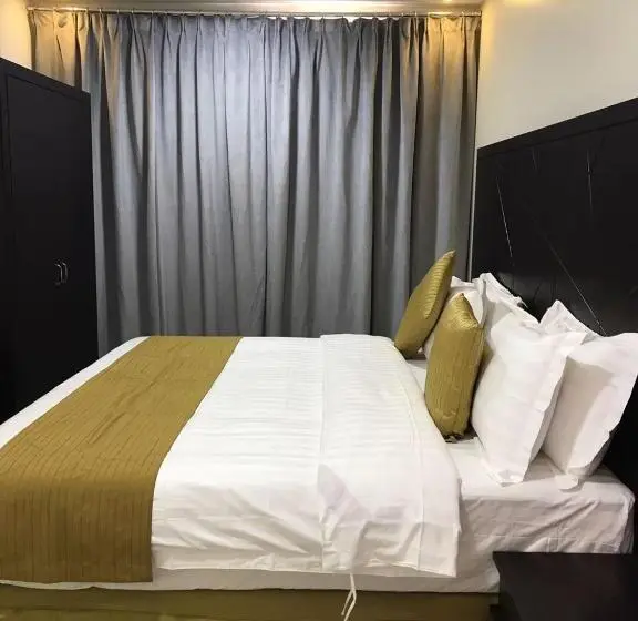 デラックススタジオ, Ramis Furnished Units