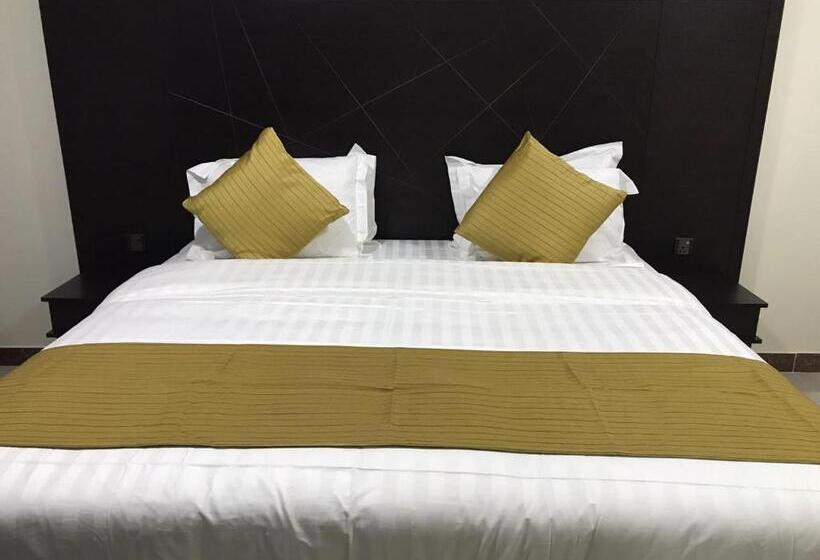 استودیوی لوکس, Ramis Furnished Units