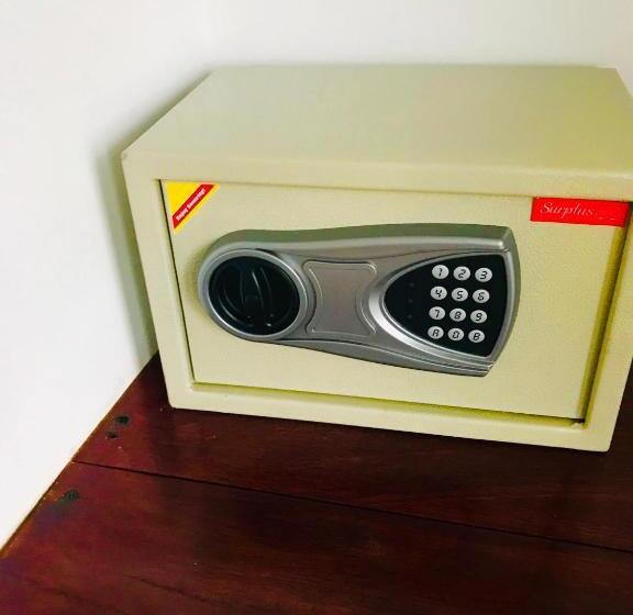 풀장 전망 디럭스 룸, Moloppor Villa