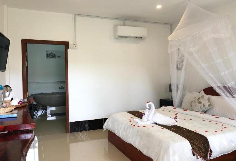 高级园景房, Moloppor Villa
