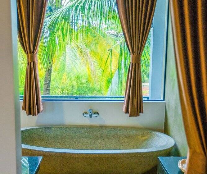 풀장 전망 디럭스 룸, Moloppor Villa