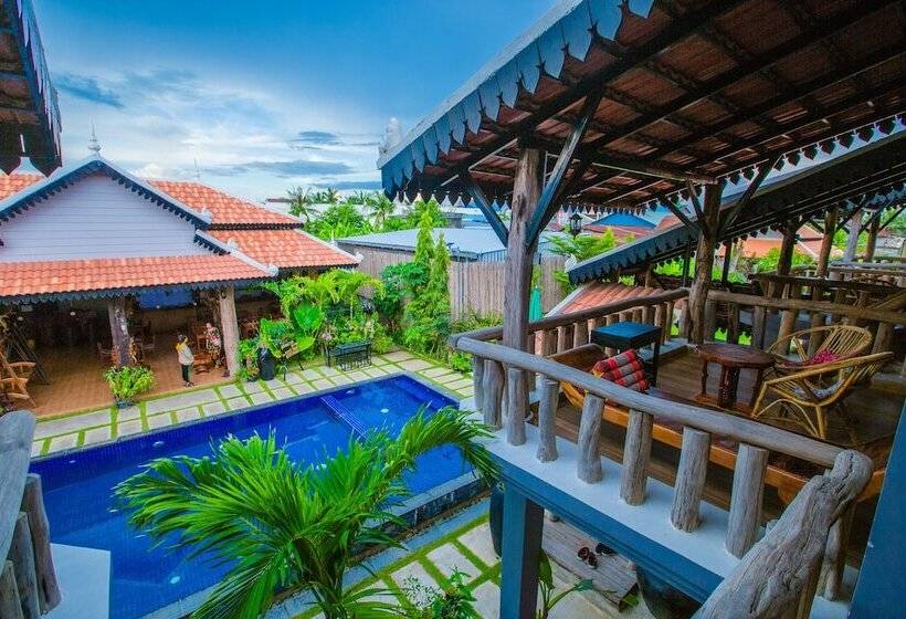 풀장 전망 디럭스 룸, Moloppor Villa