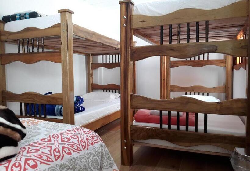 Geteiltes Mehrbettzimmer, Elizabetha Hostal