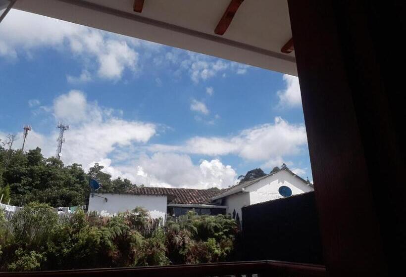 Geteiltes Mehrbettzimmer, Elizabetha Hostal