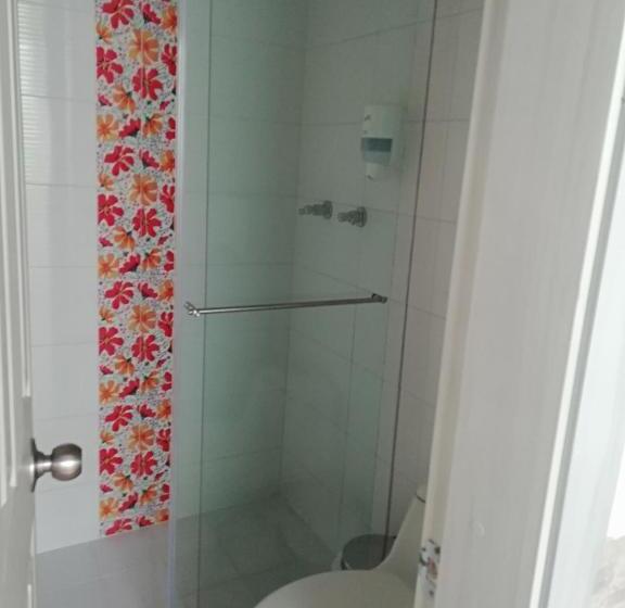 Geteiltes Mehrbettzimmer, Elizabetha Hostal