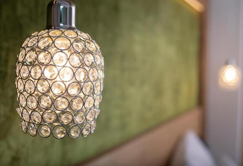 침실 2개 아파트, Wagner S Apart