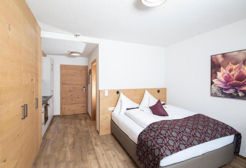 스탠다드 스튜디오, Wagner S Apart