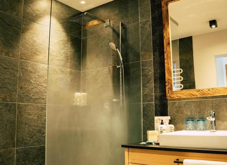 침실 2개 아파트, Wagner S Apart