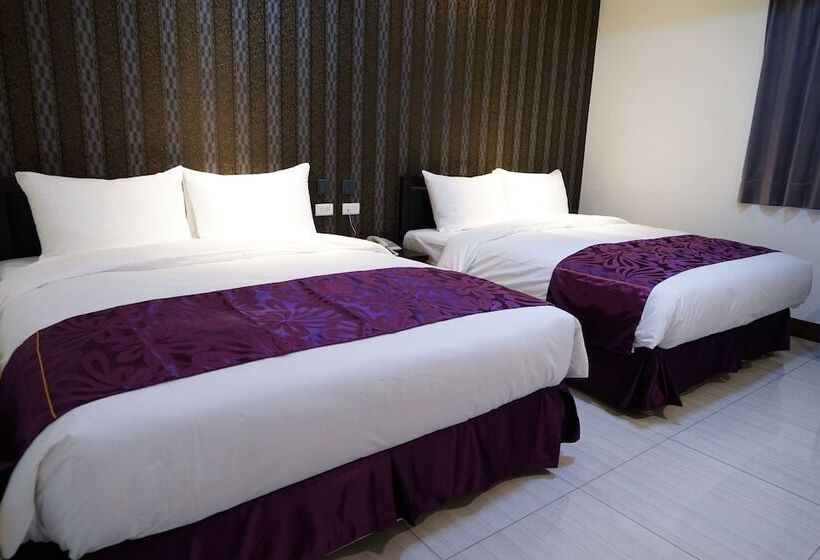 Pokój Czteroosobowy Standard, Gin Jian Commercial