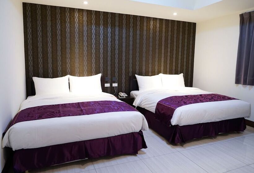 Pokój Czteroosobowy Standard, Gin Jian Commercial