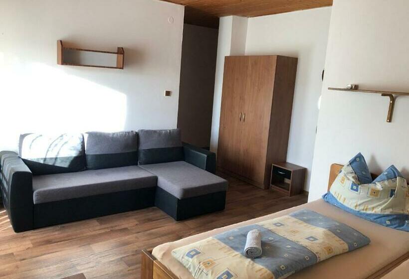 标准间带山景, Penzion U Larvů