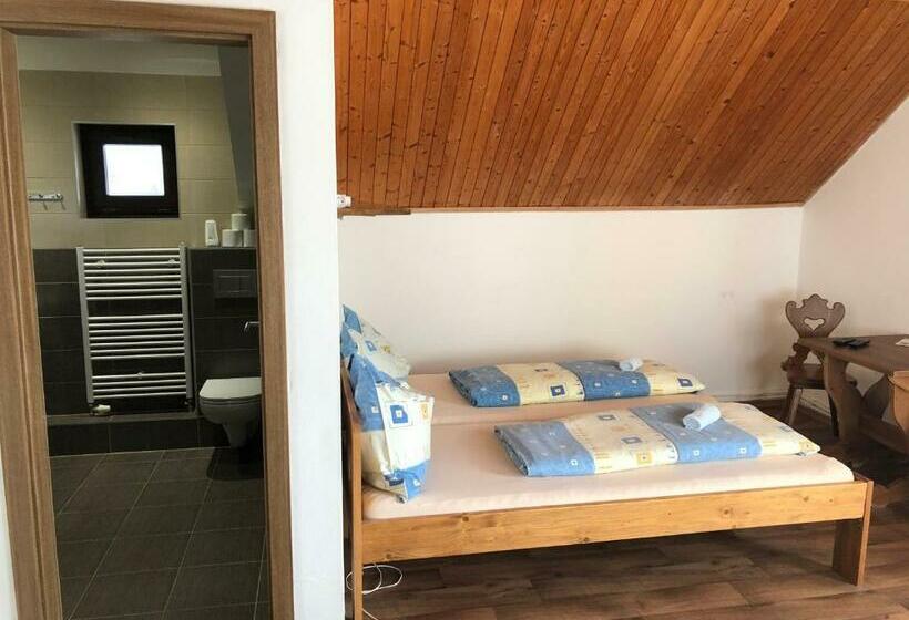 标准间带山景, Penzion U Larvů