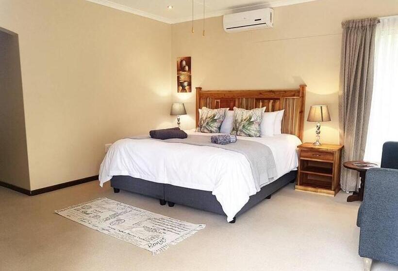 سوییت با چشمانداز استخر, Oudtshoorn Guest House