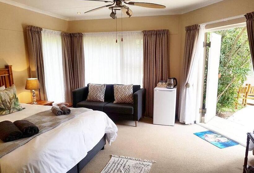 سوییت با چشمانداز استخر, Oudtshoorn Guest House