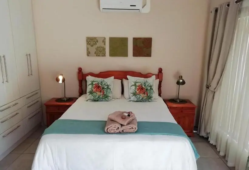 سوییت خانوادگی, Oudtshoorn Guest House