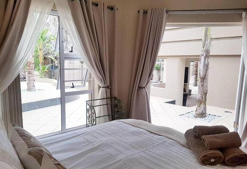 سوییت خانوادگی, Oudtshoorn Guest House