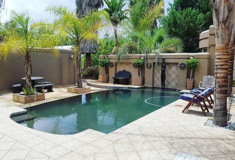 سوییت خانوادگی, Oudtshoorn Guest House