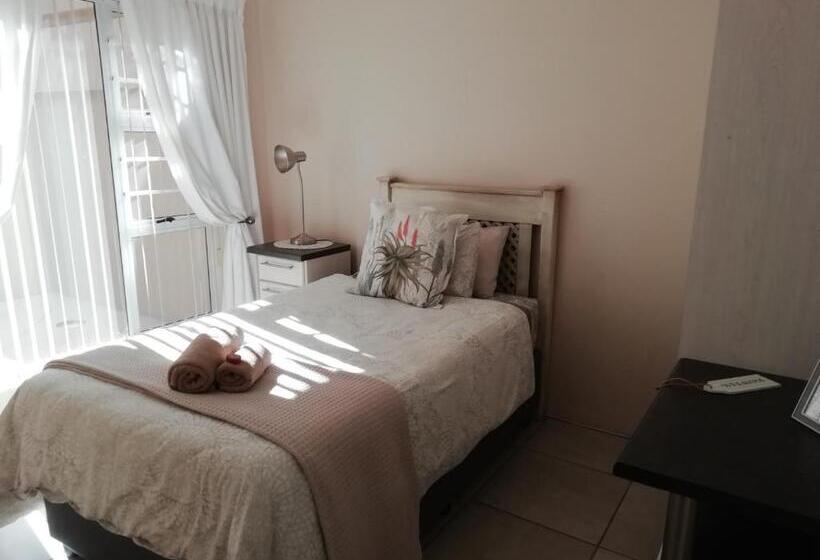 سوییت خانوادگی, Oudtshoorn Guest House