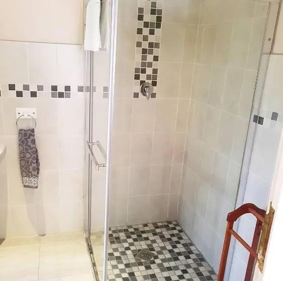 اتاق استاندارد, Oudtshoorn Guest House