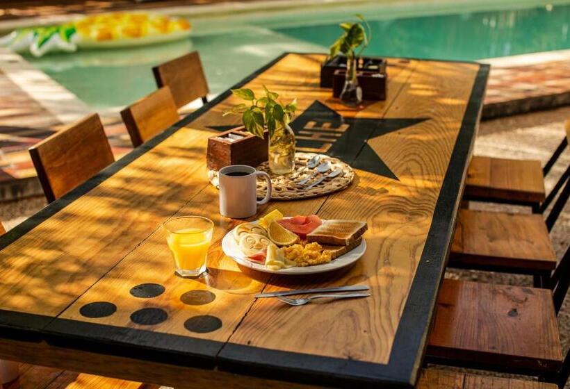 Camera Standard, Che Holbox Hostel & Bar Adults Only