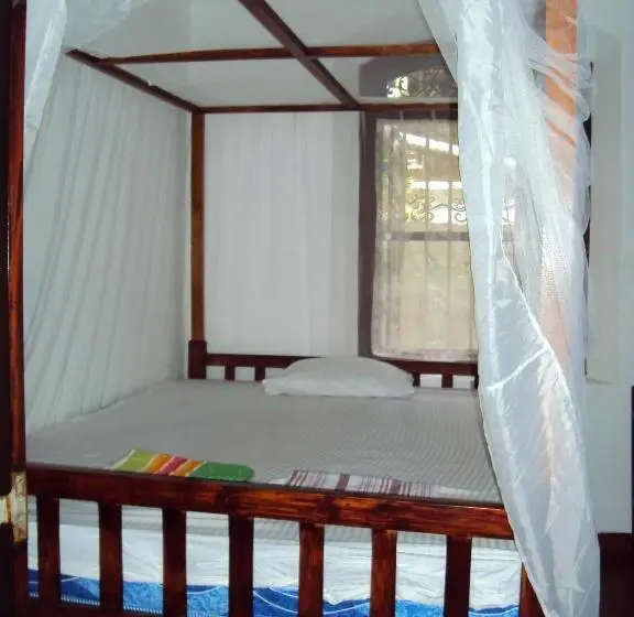 バス共有のスタンダードルーム, Siri Medura Surf Yoga Meditation Guesthouse And Hostel