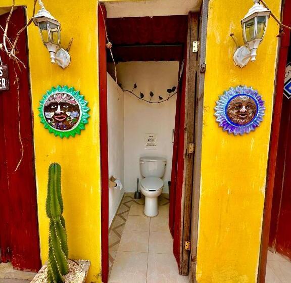 ルームシェアのワンベッド, Hostal Guacamayas