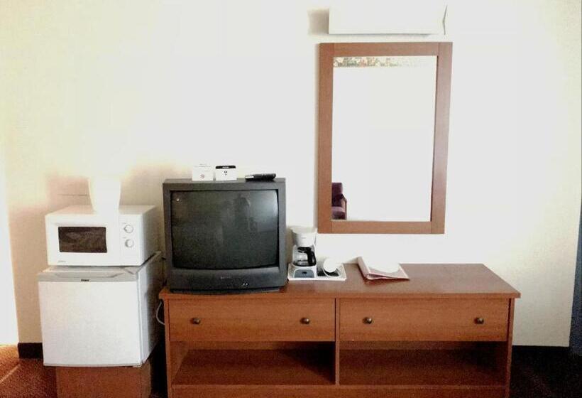 غرفة قياسية, Adirondack Efficiencies