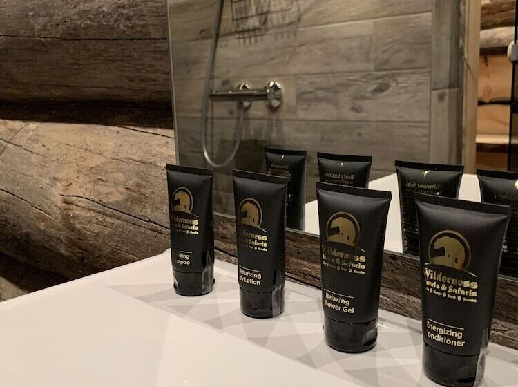 小室, Wilderness Hotel Nangu & Igloos