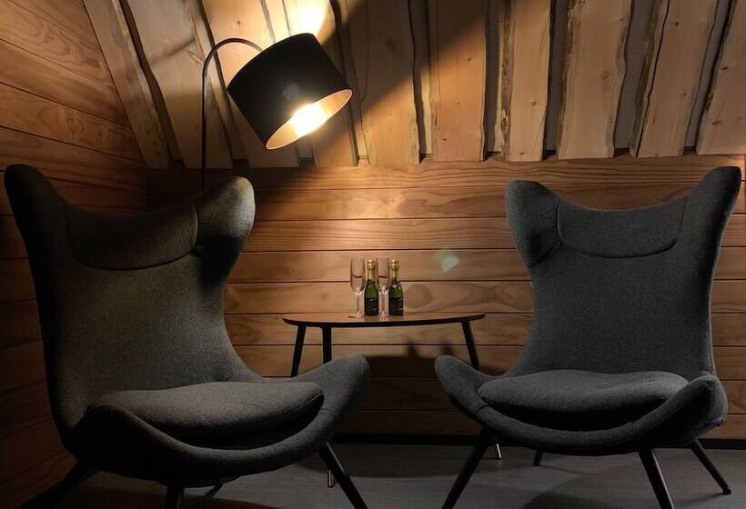 小室, Wilderness Hotel Nangu & Igloos