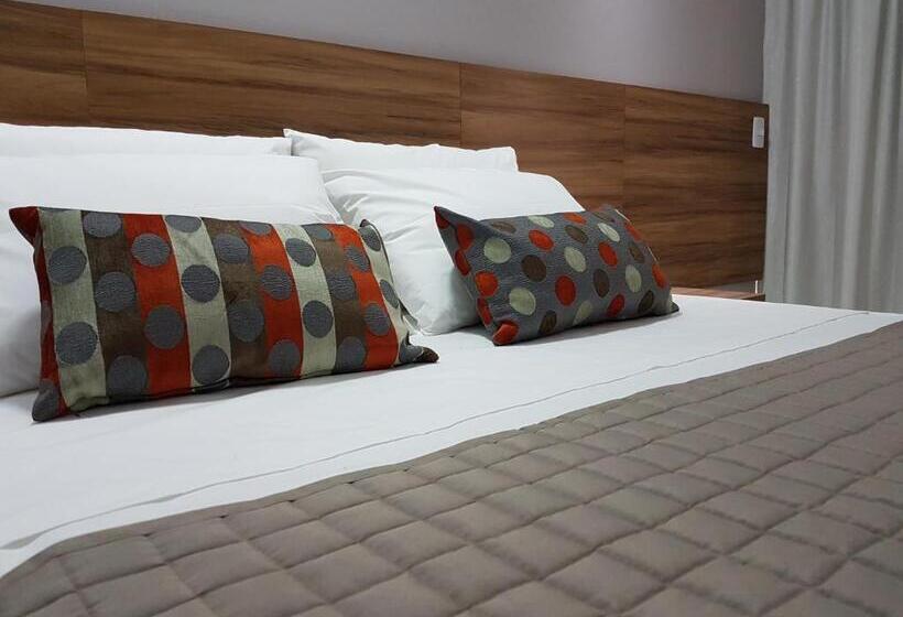 غرفة كلاسيكية ثلاثية, Pousada La Portella