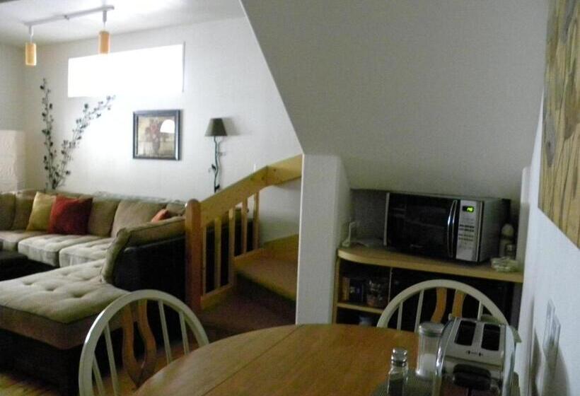 إستوديو ديلوكس, Alaska Chalet Bed & Breakfast