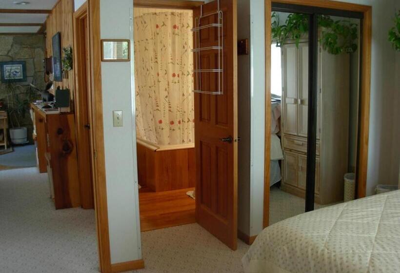 جناح مزود بجاكوزى, Alaska Chalet Bed & Breakfast